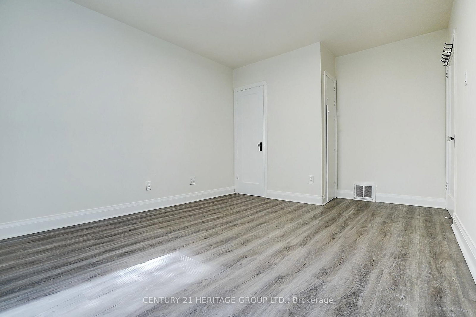 441 Rimilton Avenue • Toronto, ON photo 30