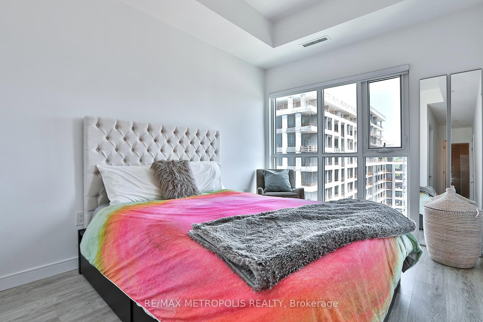 25 Neighbourhood Lane • #703 • Toronto, ON photo 11