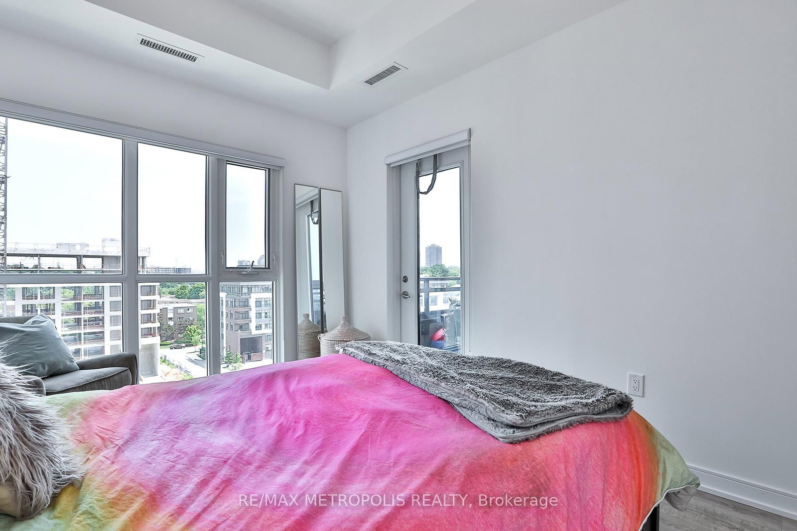 25 Neighbourhood Lane • #703 • Toronto, ON photo 13