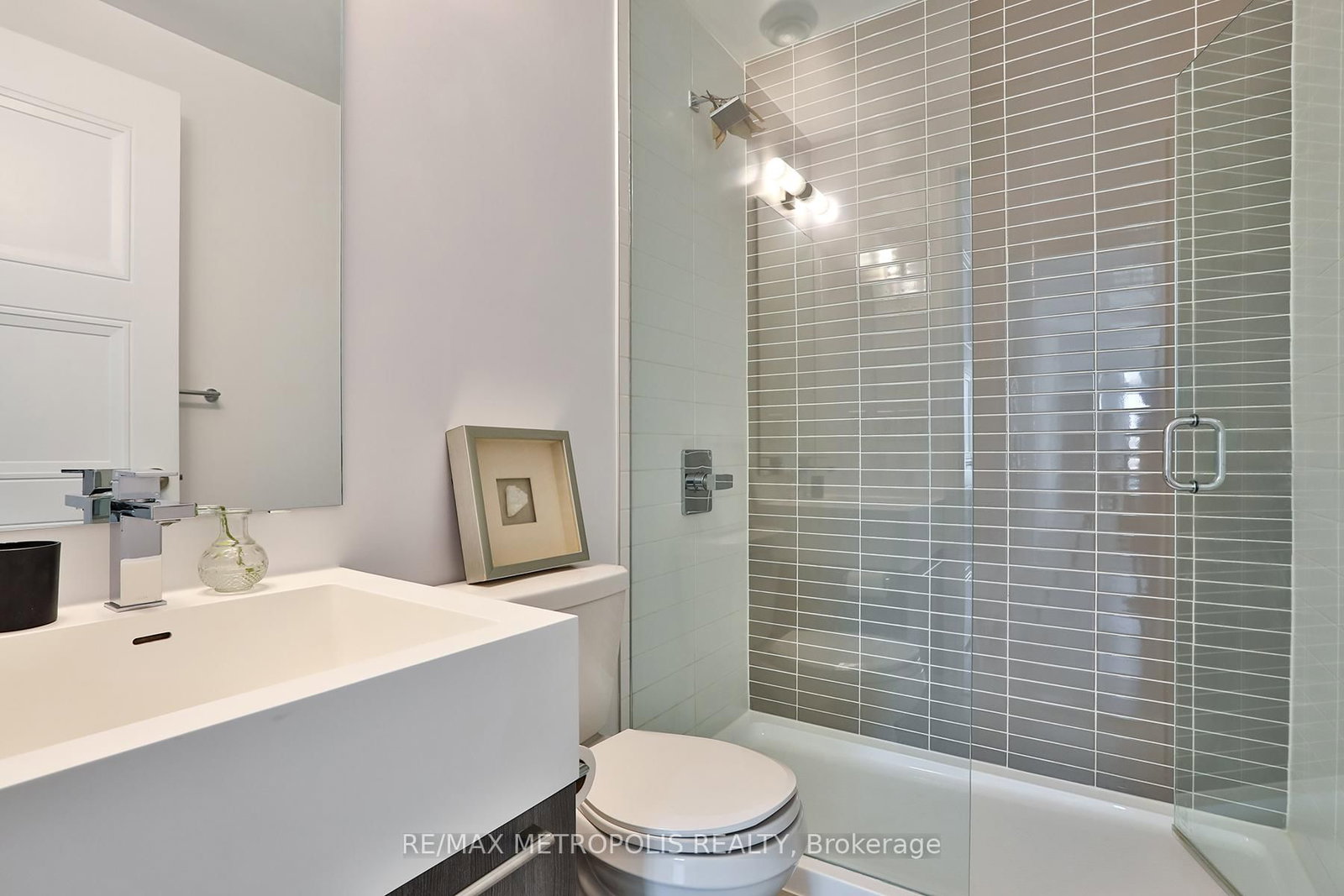 25 Neighbourhood Lane • #703 • Toronto, ON photo 14