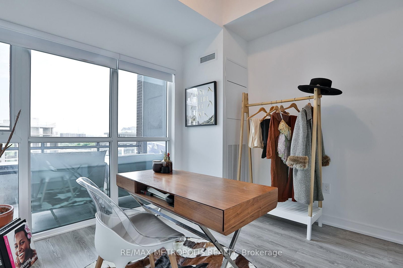 25 Neighbourhood Lane • #703 • Toronto, ON photo 16