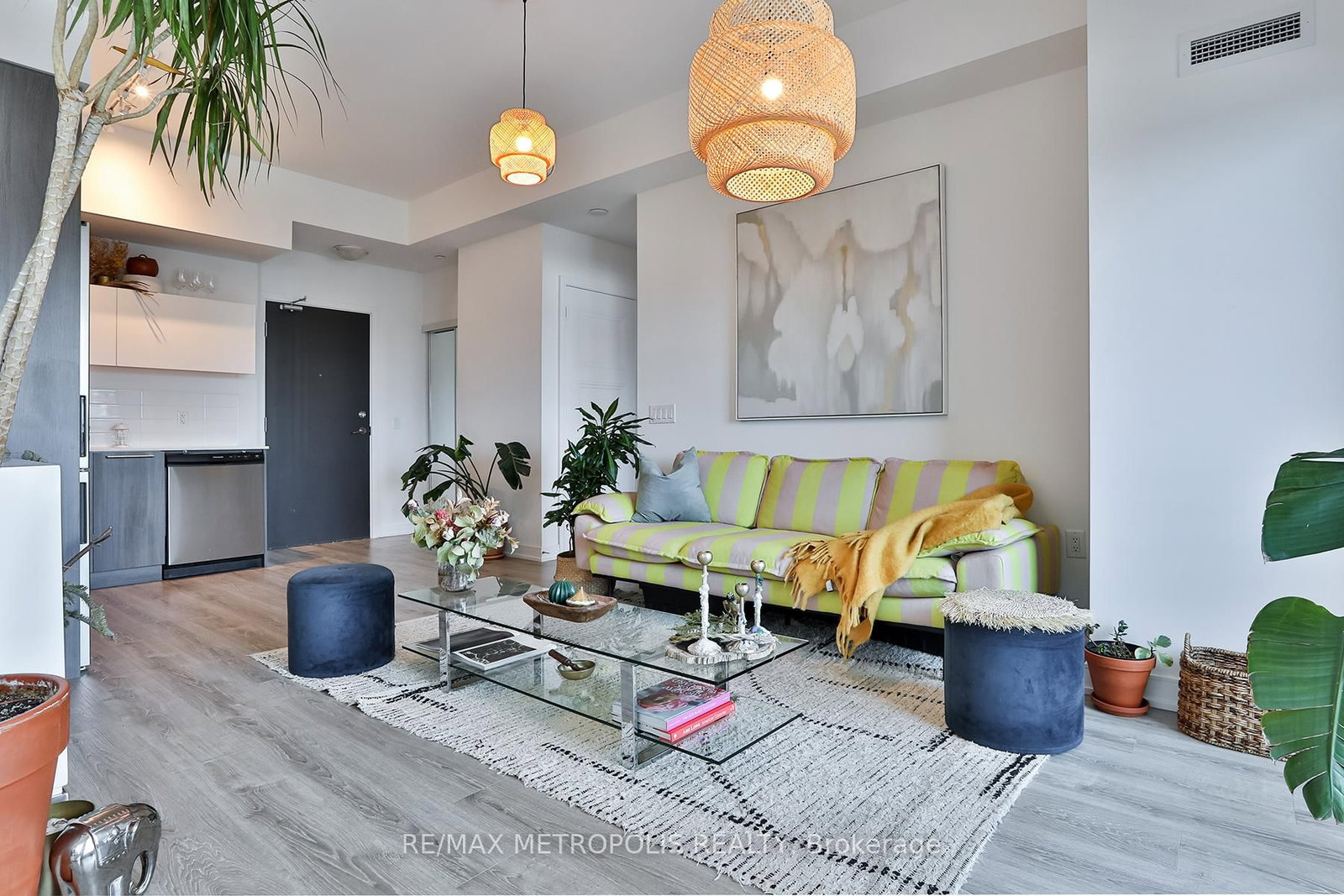 25 Neighbourhood Lane • #703 • Toronto, ON photo 4