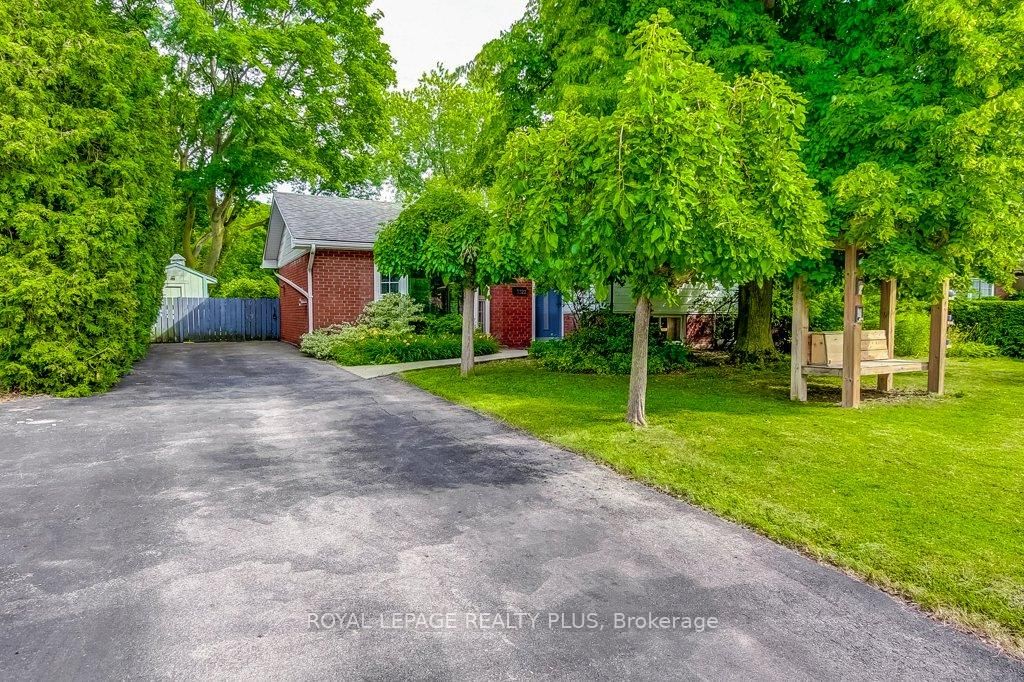 5322 Windermere Drive • Burlington, ON photo 3