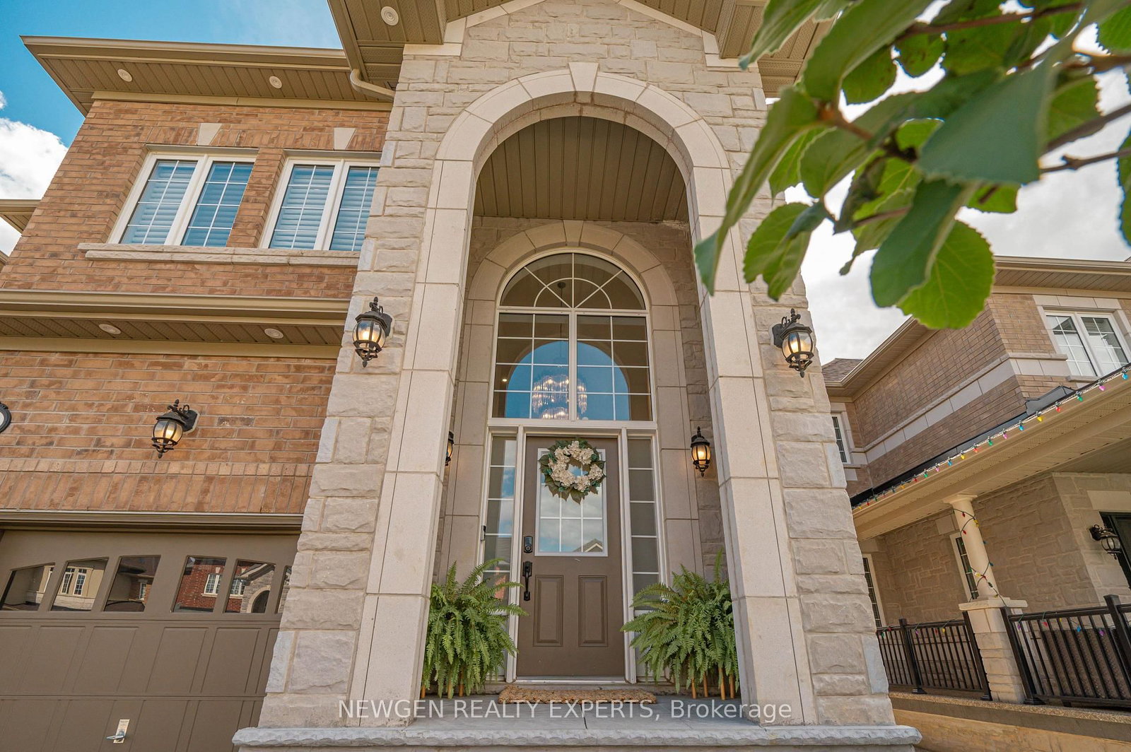 60 Monarch Drive • Halton Hills, ON photo 3