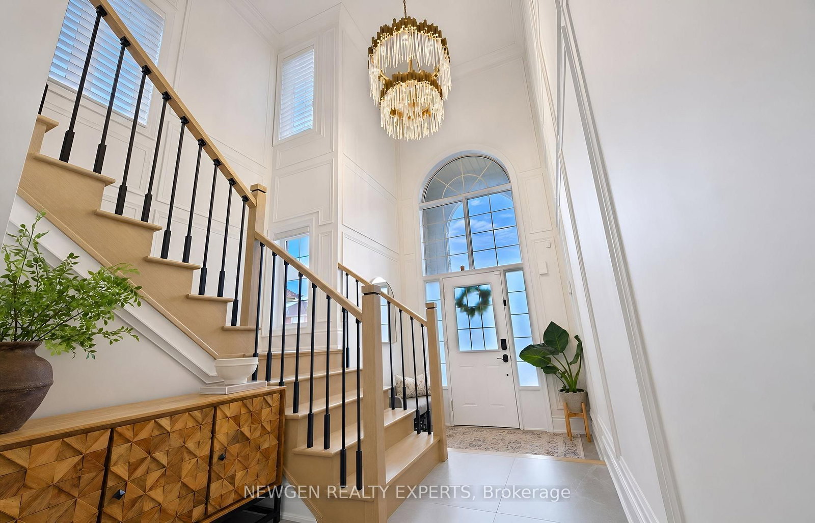 60 Monarch Drive • Halton Hills, ON photo 8
