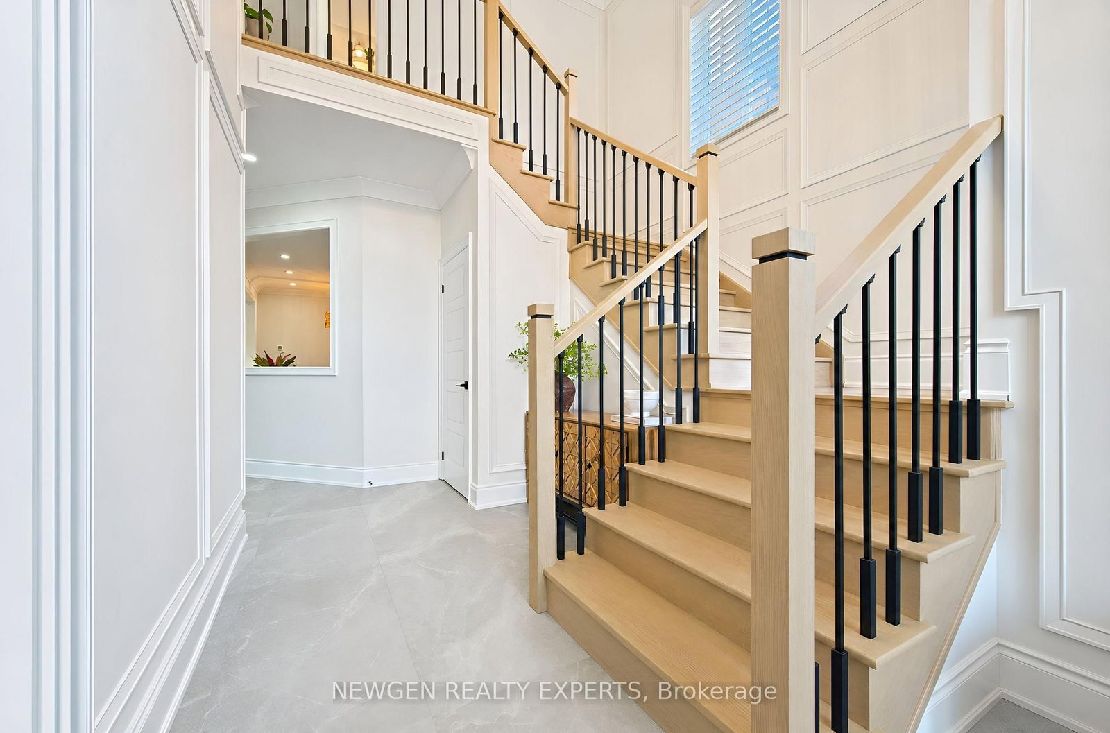 60 Monarch Drive • Halton Hills, ON photo 9