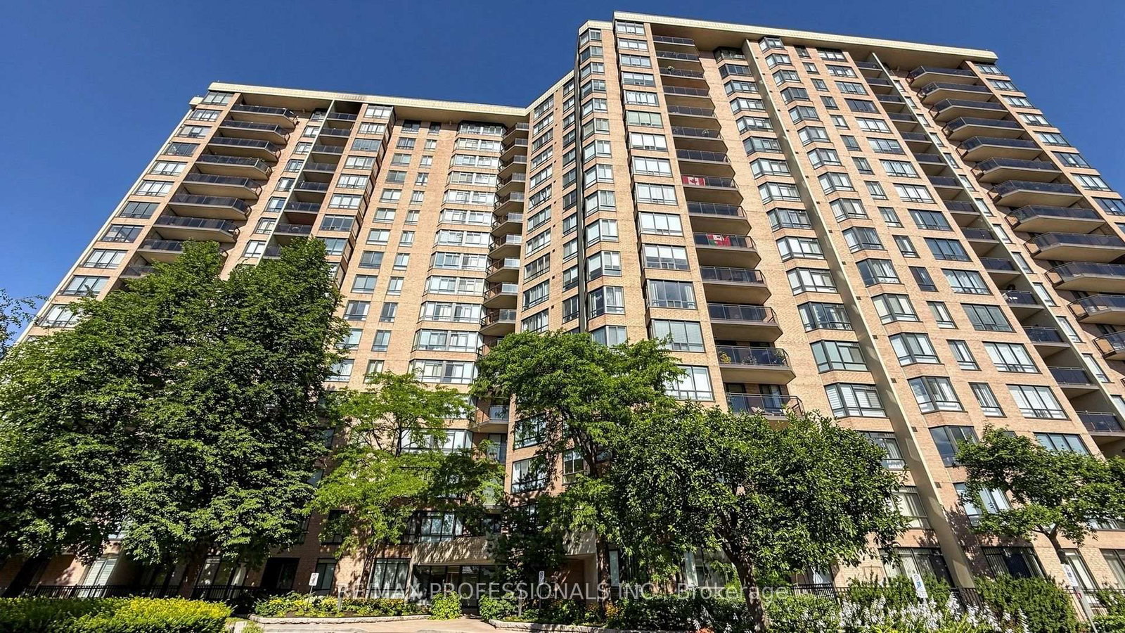 20 Cherrytree Drive • #1107 • Brampton, ON photo 2