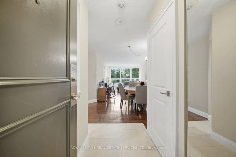 8 Lisa Brampton,ON L6T 4S6 — Photo 4