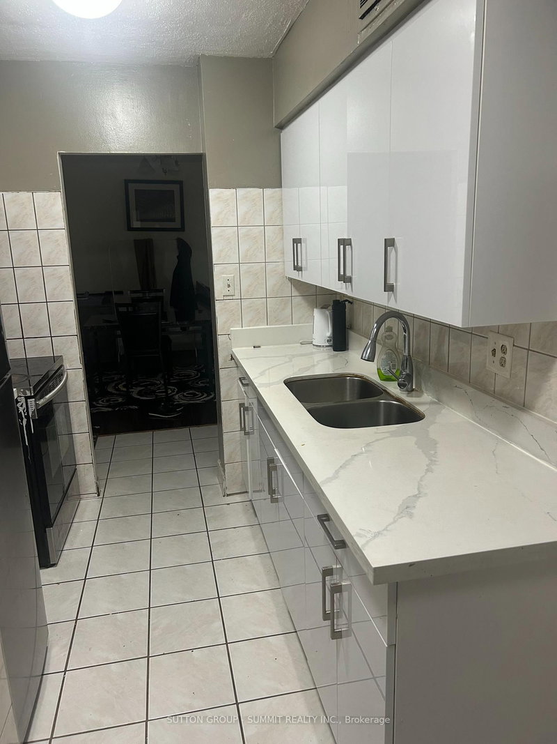 1111 - 320 Dixon Road E