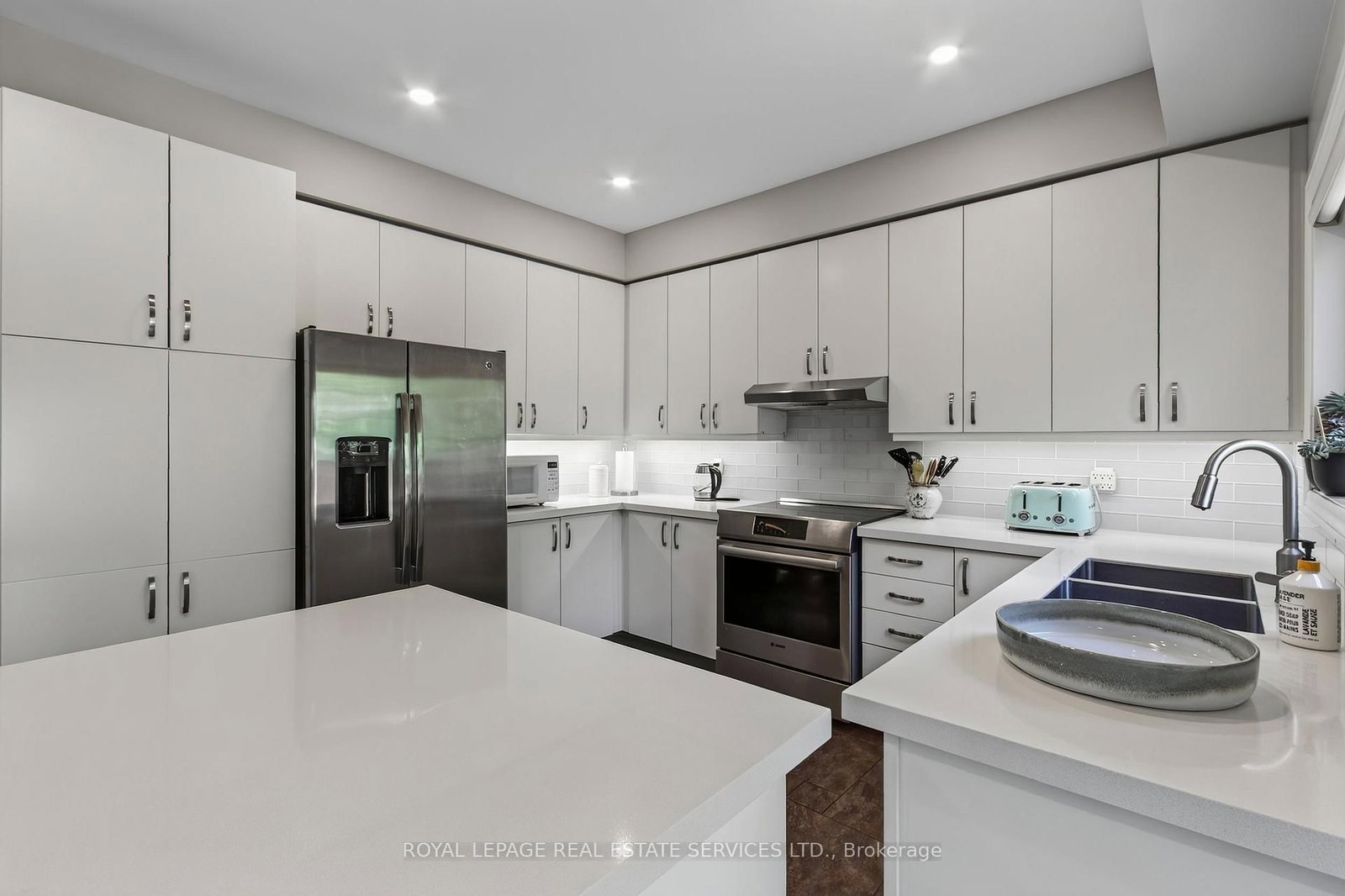 2329 Glenfield Road • Oakville, ON photo 17