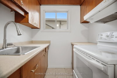 3051 Churchill Mississauga,ON L4T 1R4 — Photo 17