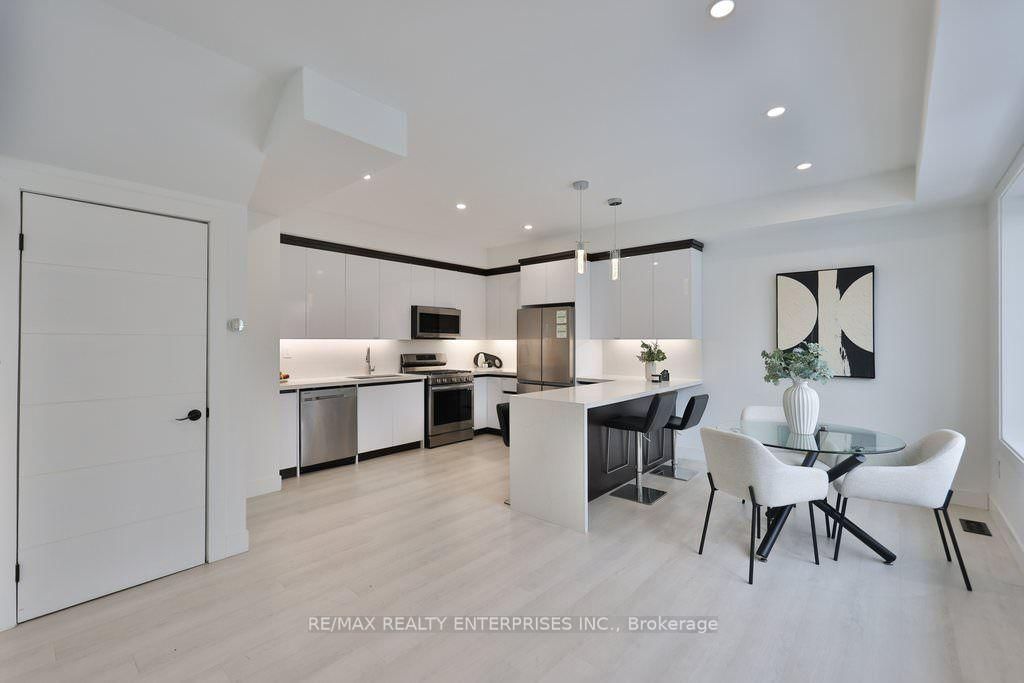 172 Royal York Road • Toronto, ON photo 11
