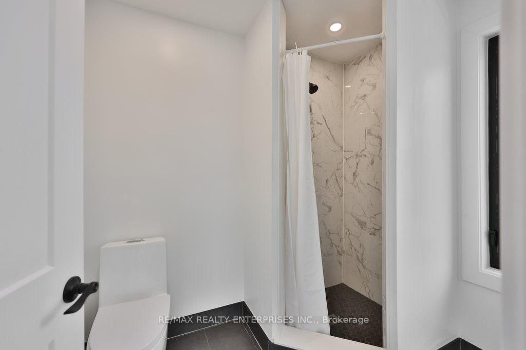 172 Royal York Road • Toronto, ON photo 19