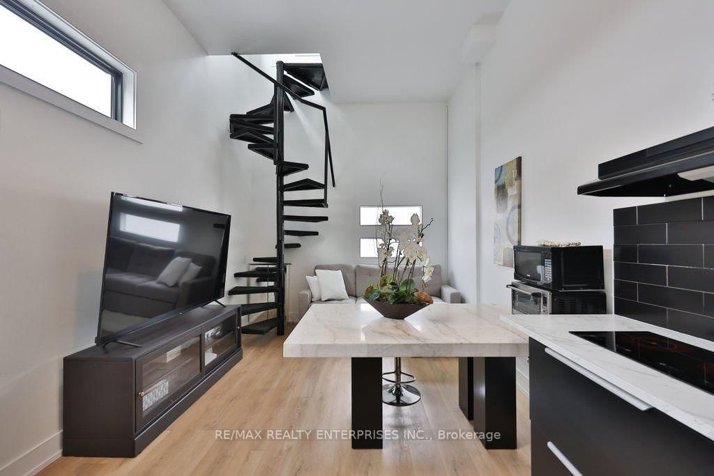 172 Royal York Road • Toronto, ON photo 22