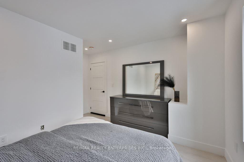 172 Royal York Road • Toronto, ON photo 30