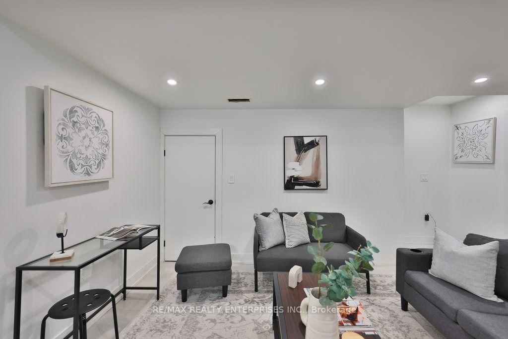 172 Royal York Road • Toronto, ON photo 34