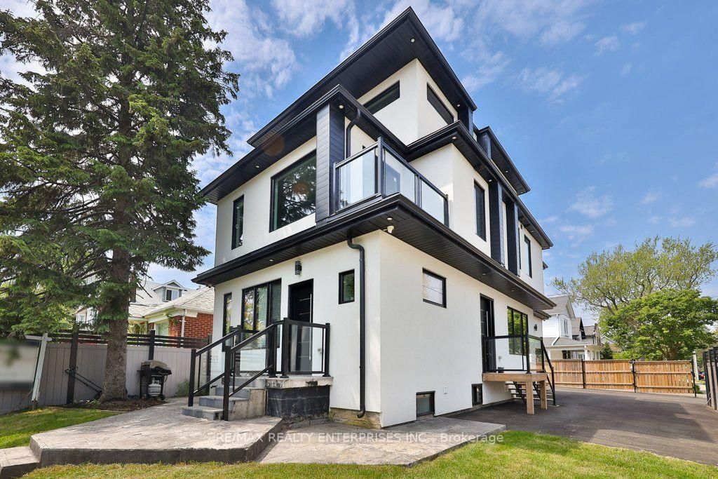 172 Royal York Road • Toronto, ON photo 4