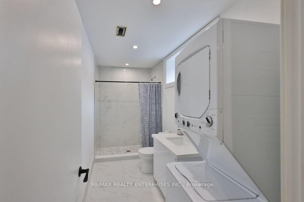 172 Royal York Road • Toronto, ON photo 40
