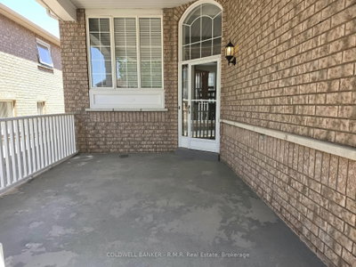7 Fletchers Creek Boulevard • Brampton, ON photo 3