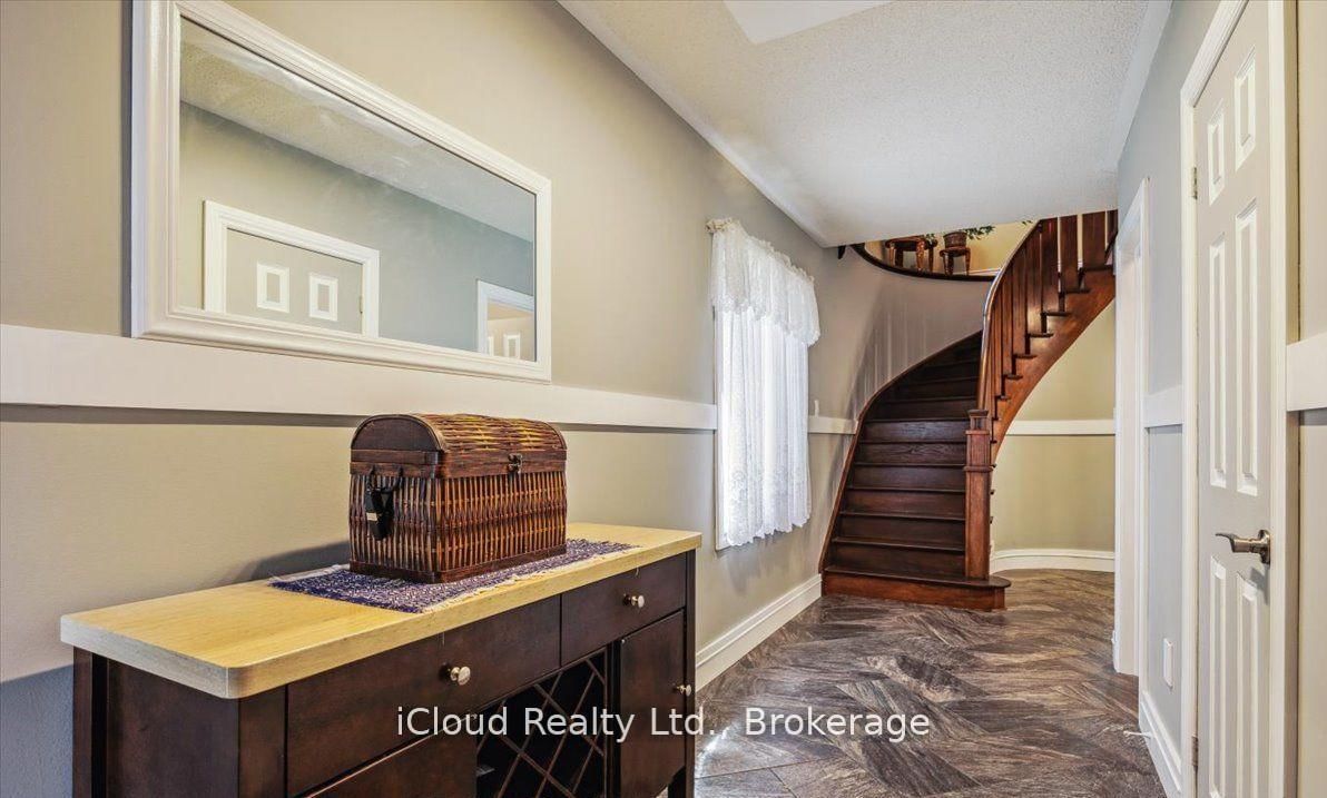 36 Pacific Wind Crescent • Brampton, ON photo 5