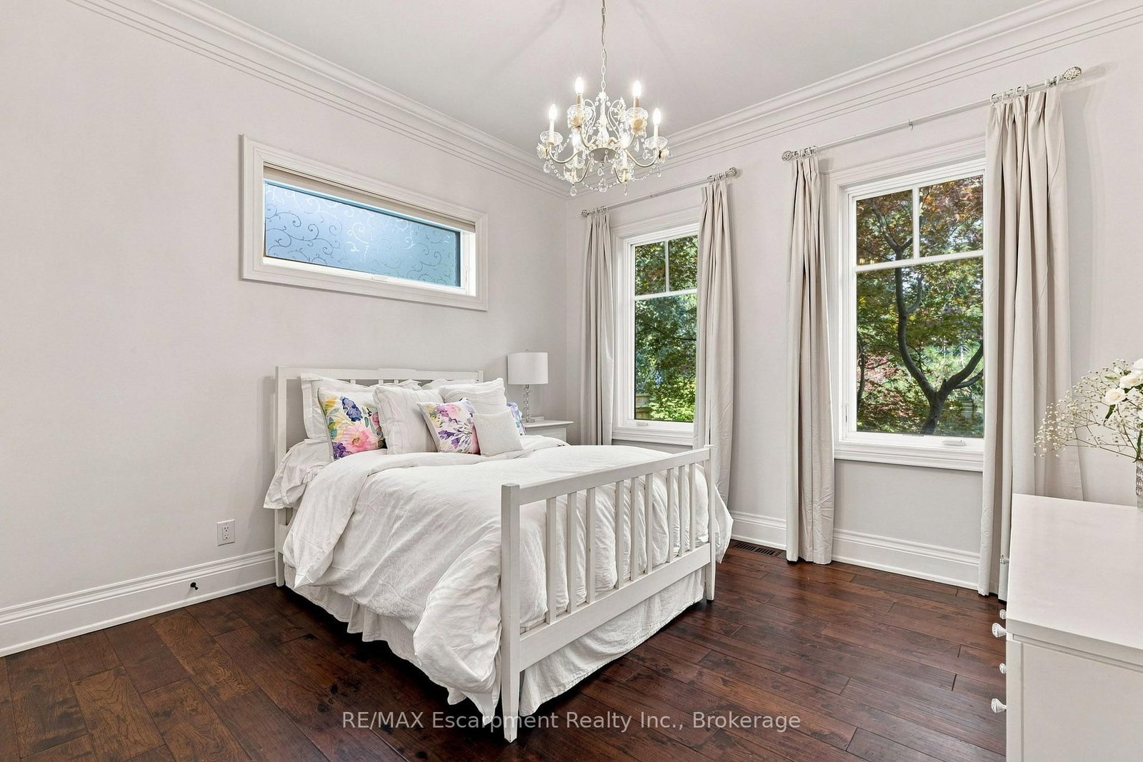 2073 Deramore Drive • Oakville, ON photo 22