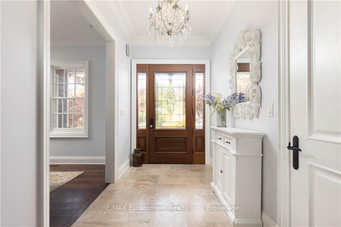 2073 Deramore Drive • Oakville, ON photo 4