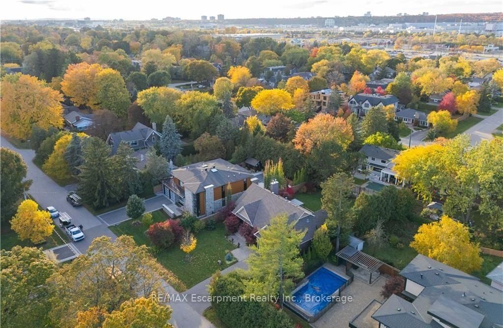 2073 Deramore Drive • Oakville, ON photo 43