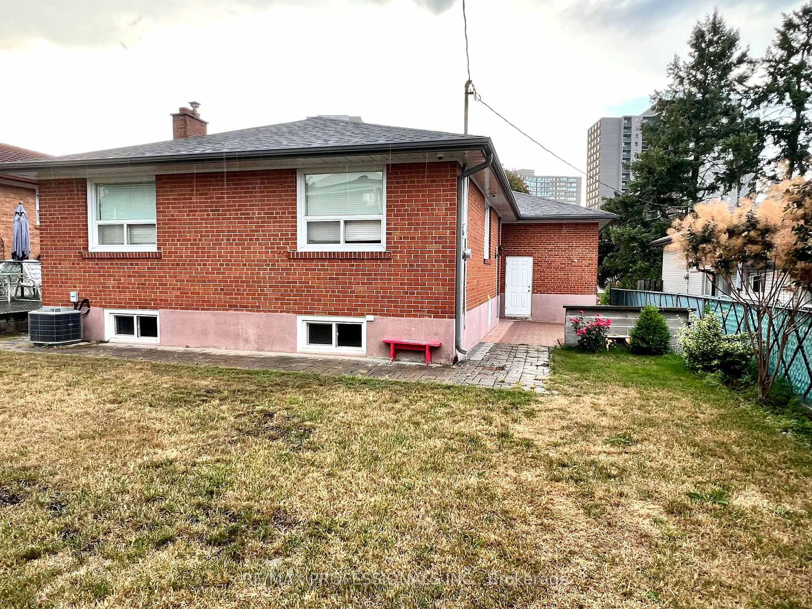 30 Lemonwood Drive, Toronto 4