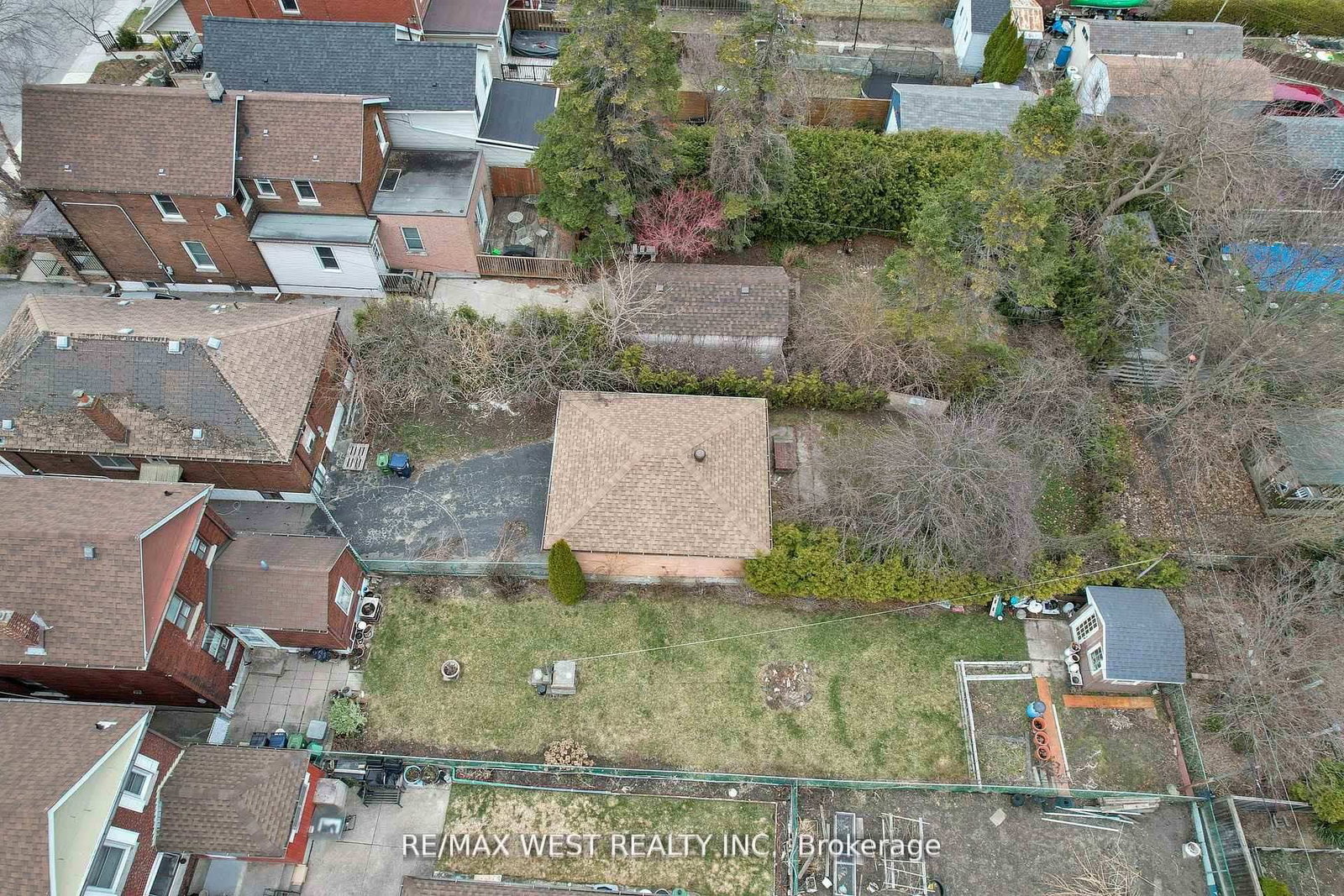 661 Beresford Avenue • Toronto, ON photo 29