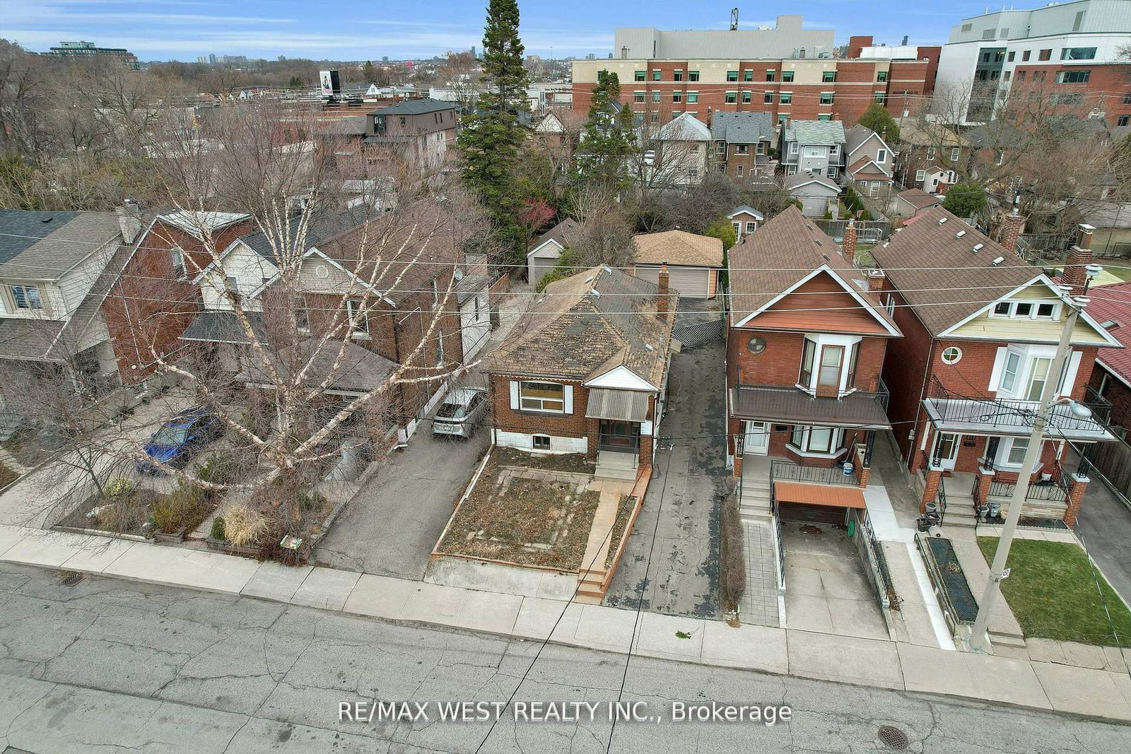 661 Beresford Avenue • Toronto, ON photo 4