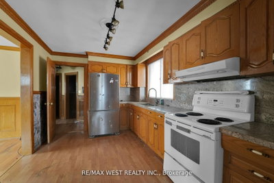 661 Beresford Avenue • Toronto, ON photo 6