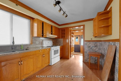 661 Beresford Avenue • Toronto, ON photo 8