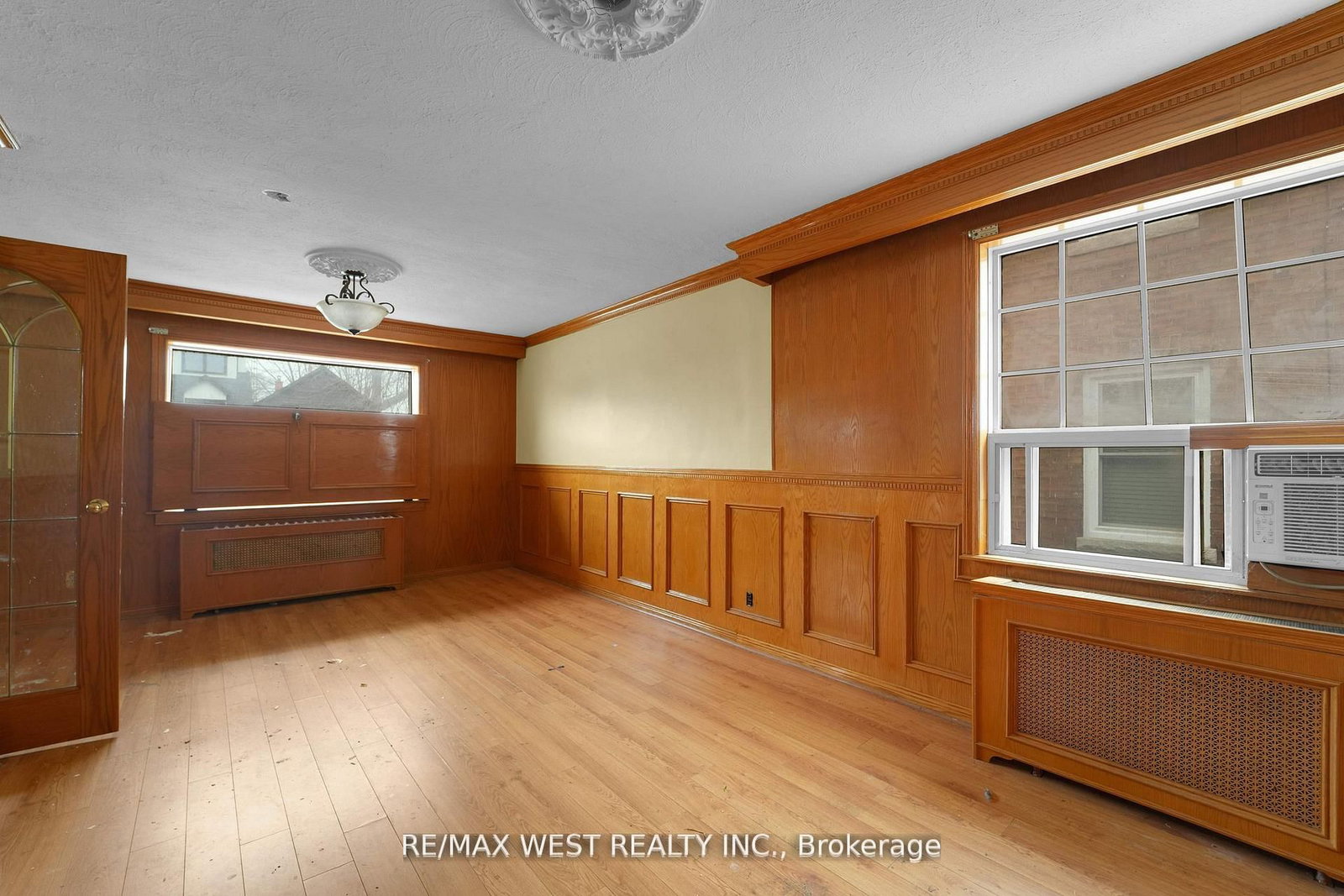 661 Beresford Avenue • Toronto, ON photo 9