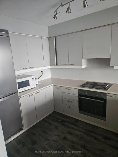 50 Eglinton Mississauga,ON L5R 3P5 — Photo 11