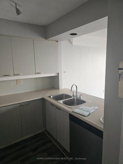 50 Eglinton Mississauga,ON L5R 3P5 — Photo 12