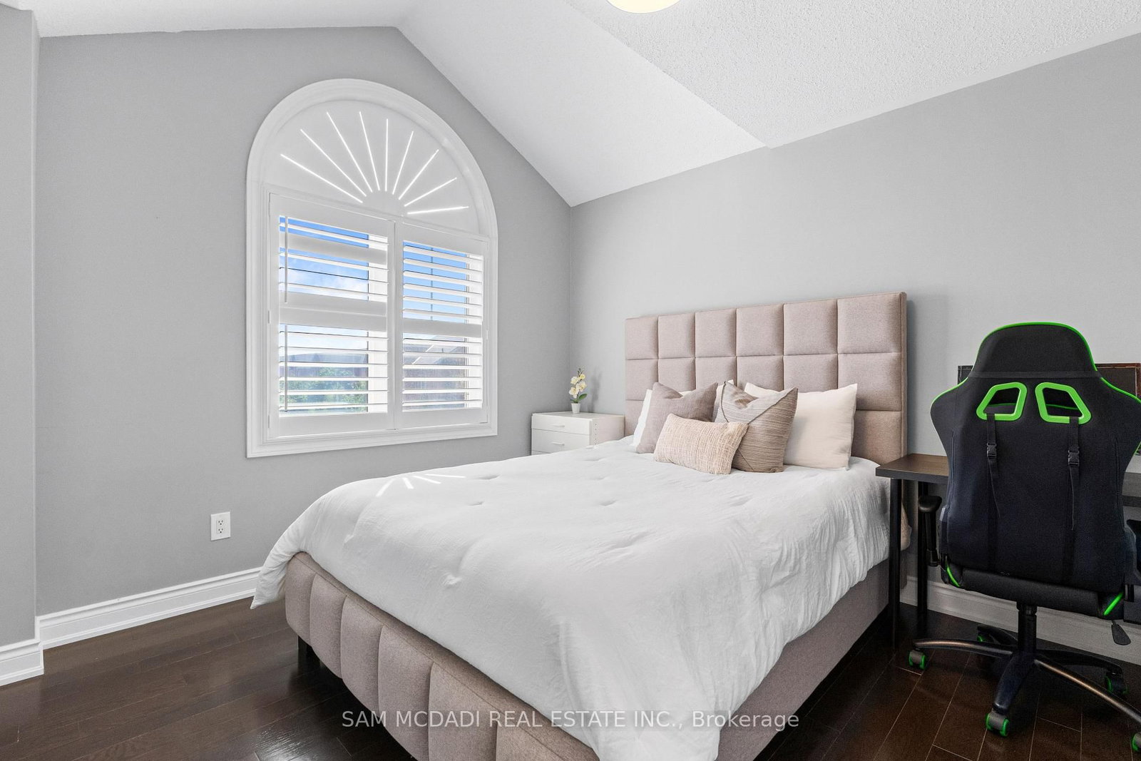 195 Holmes Crescent • Milton, ON photo 19