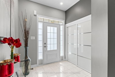 195 Holmes Crescent • Milton, ON photo 3