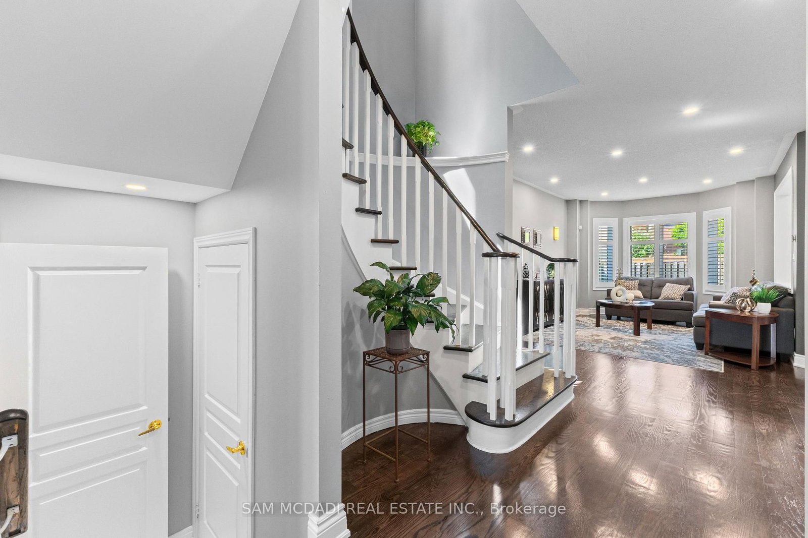 195 Holmes Crescent • Milton, ON photo 4