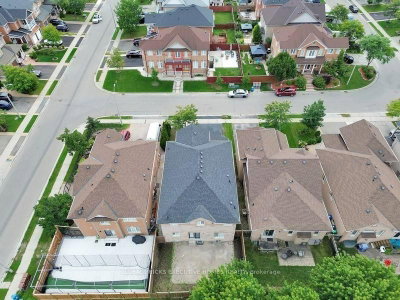 122 Pappain Crescent • Brampton, ON photo 4