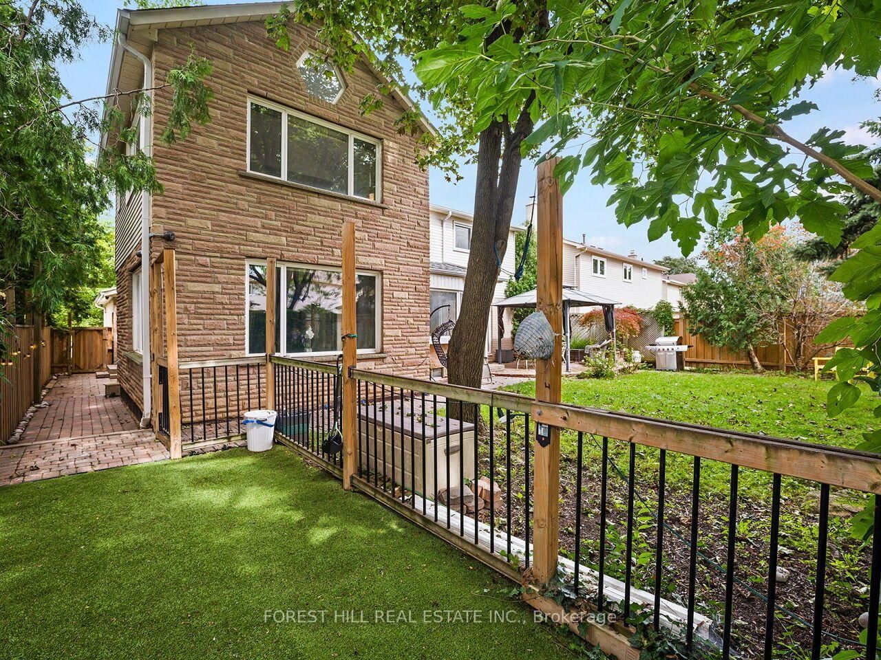 6366 Miller's Grove • Mississauga, ON photo 37