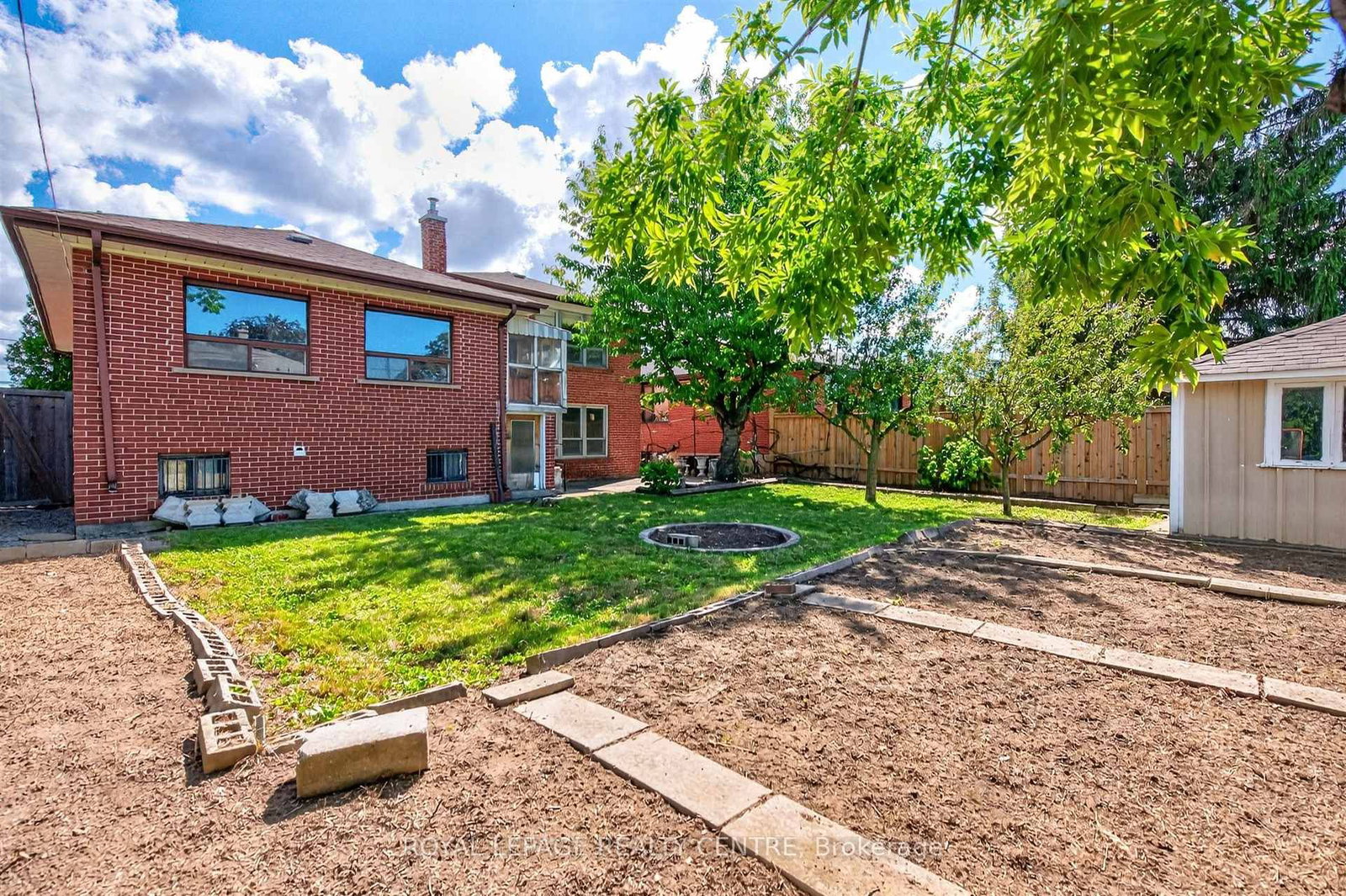 22 Euphrasia Drive • Toronto, ON photo 22