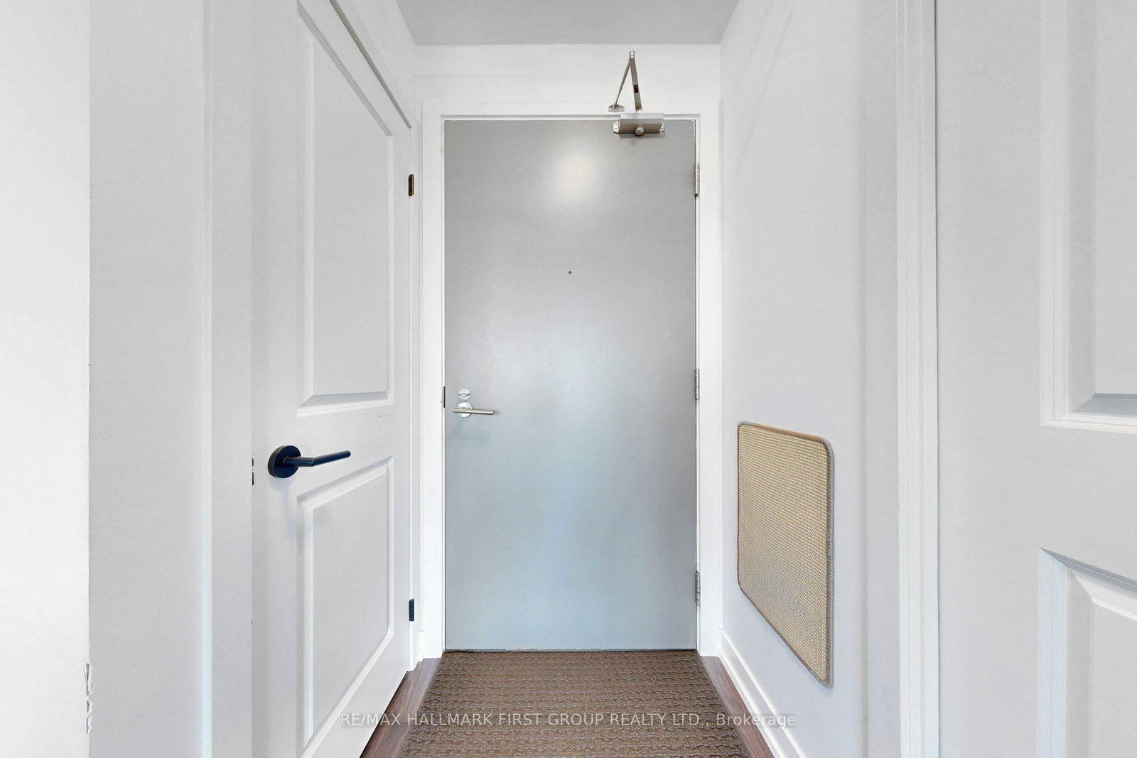 8 Fieldway Road • #505 • Toronto, ON photo 3