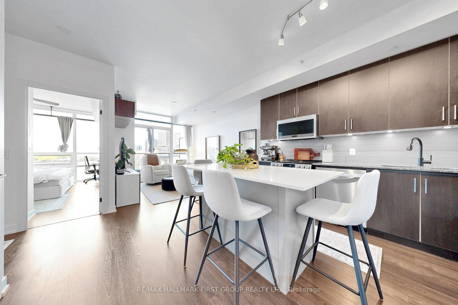 8 Fieldway Road • #505 • Toronto, ON photo 4