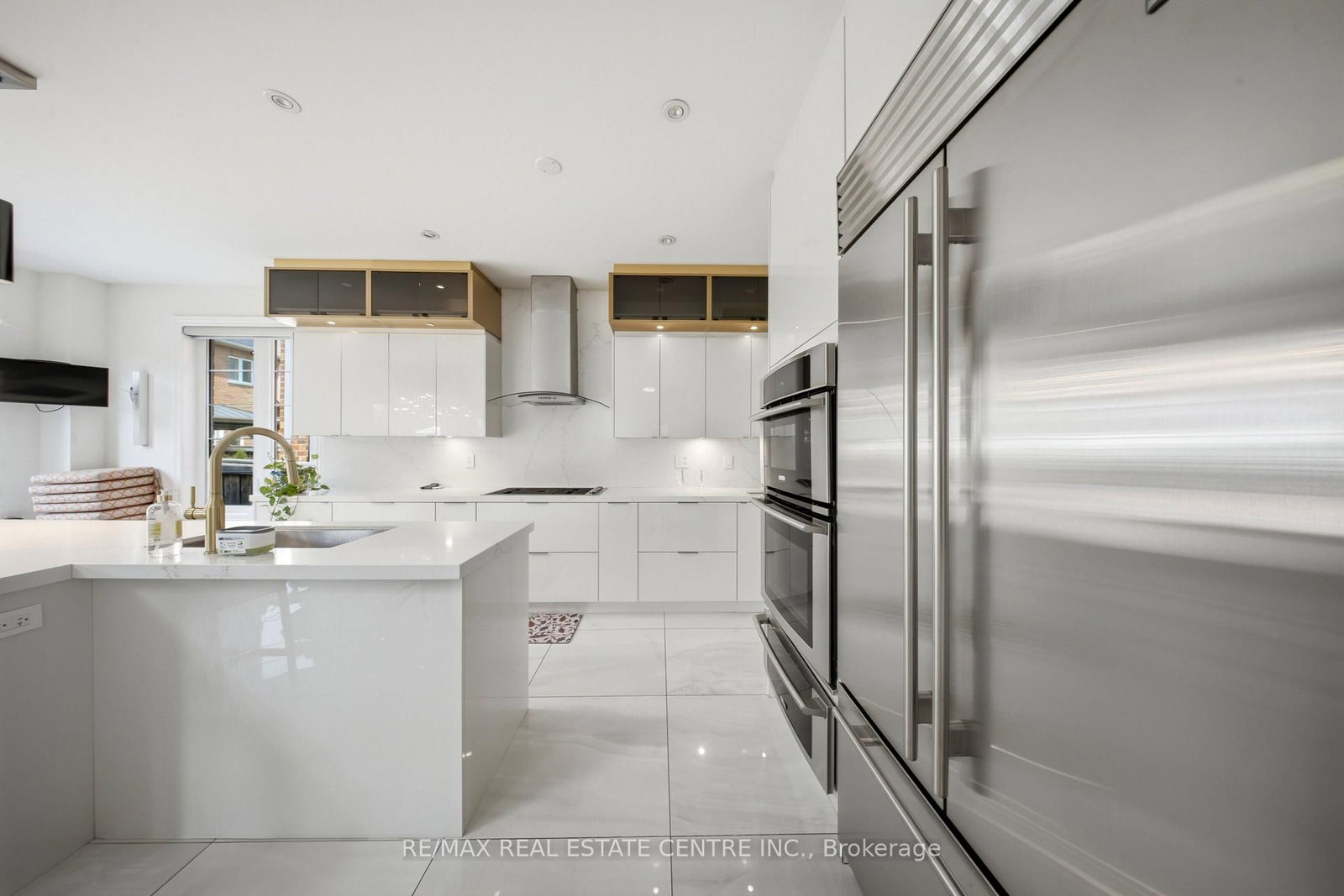 567 Bridgeview Road • Oakville, ON photo 11