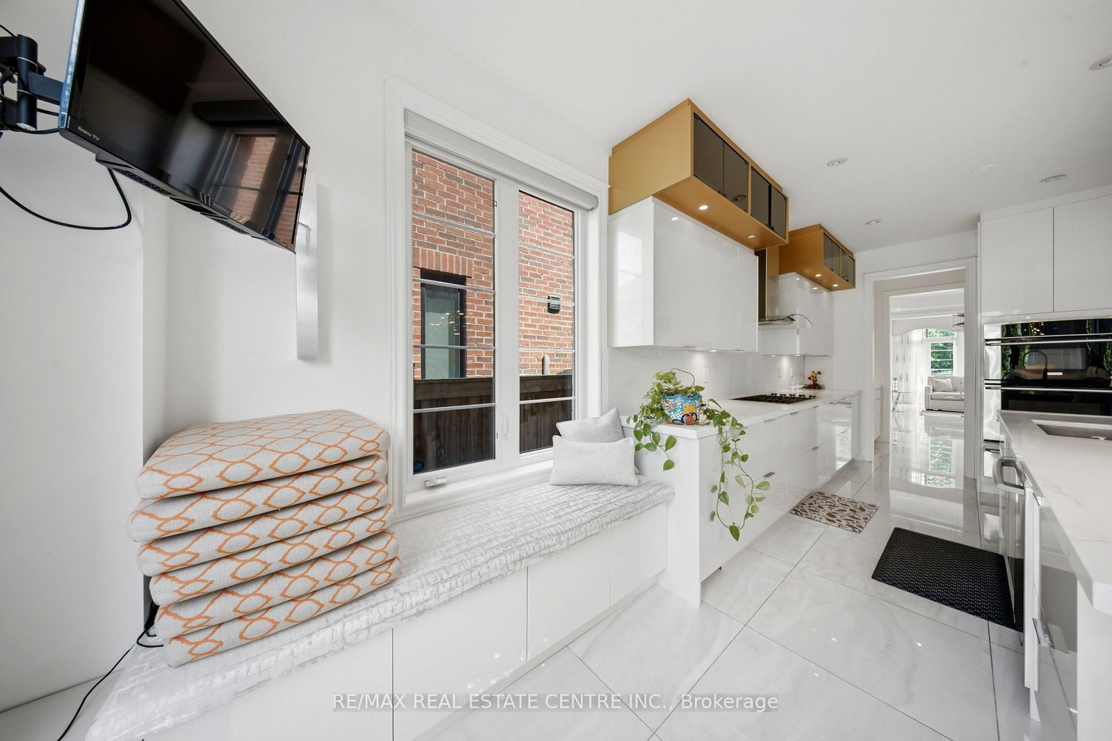 567 Bridgeview Road • Oakville, ON photo 14