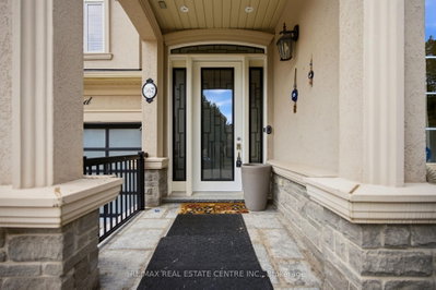 567 Bridgeview Road • Oakville, ON photo 3