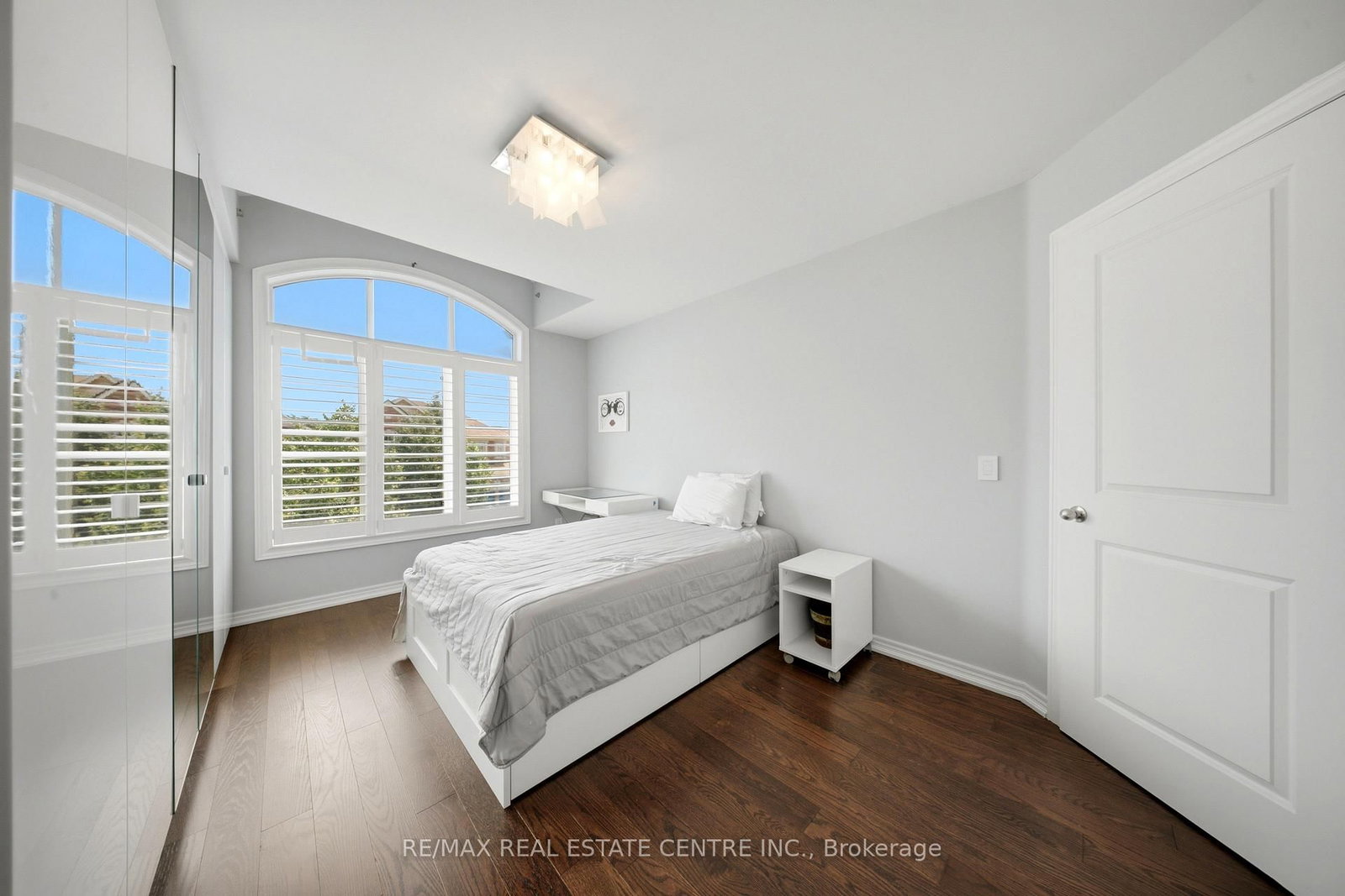 567 Bridgeview Road • Oakville, ON photo 32