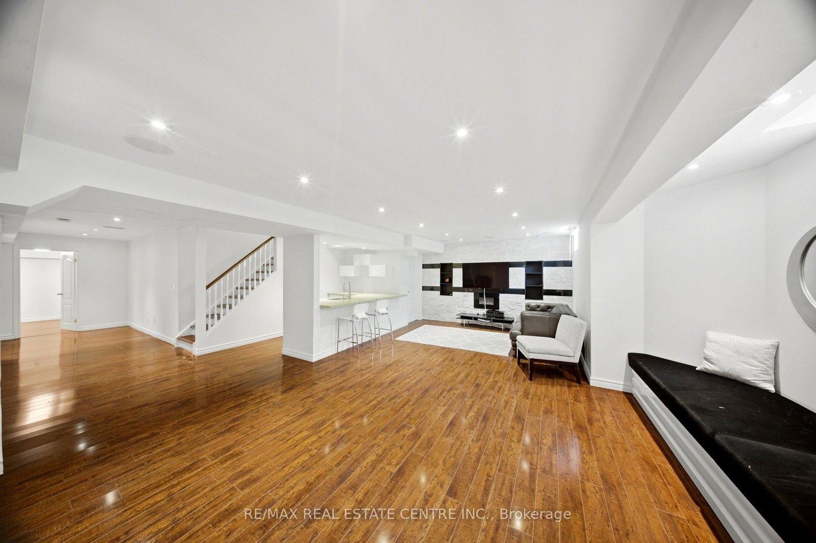 567 Bridgeview Road • Oakville, ON photo 37