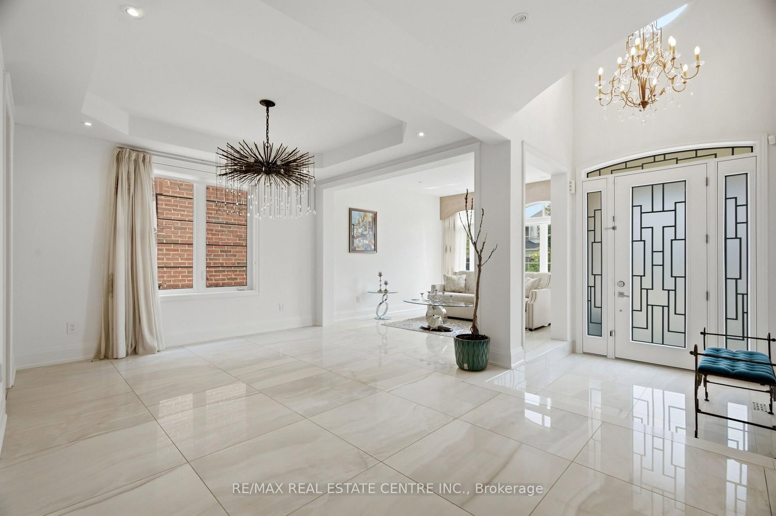 567 Bridgeview Road • Oakville, ON photo 5