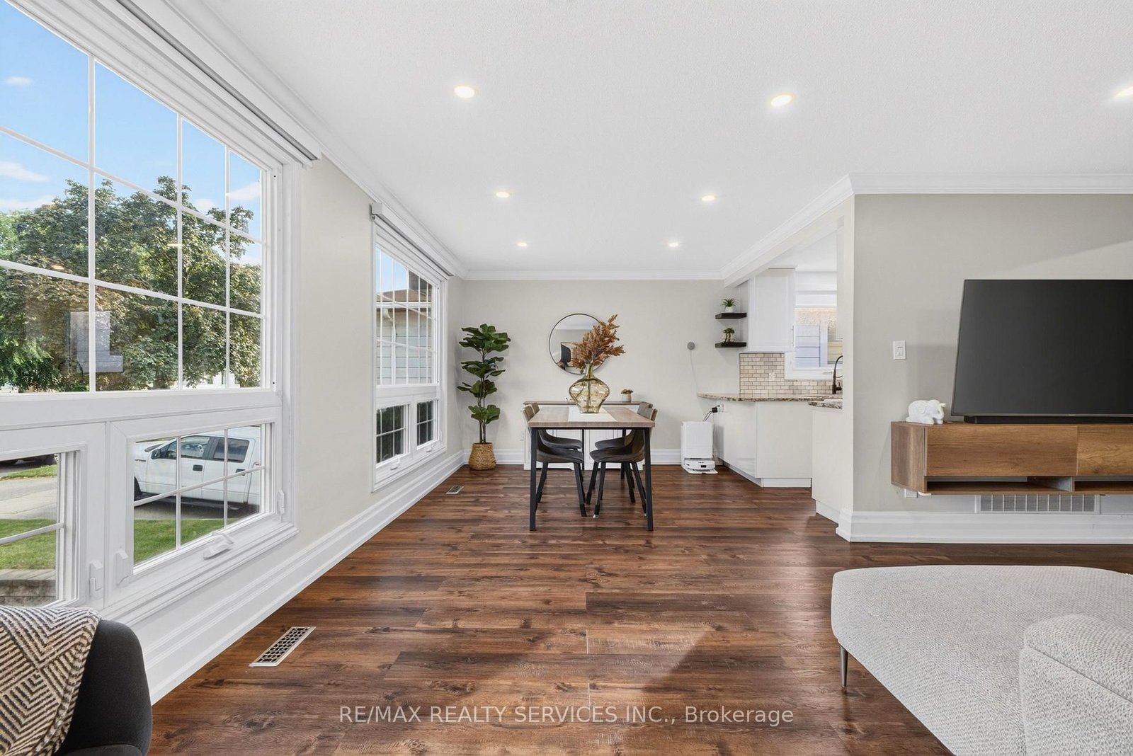 3469 Caplan Crescent • Burlington, ON photo 10
